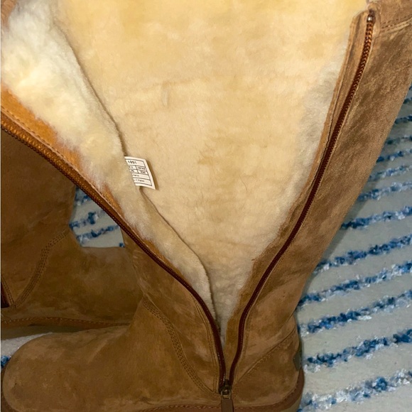 Authentic chestnut brown Uggs boots with metal plates. - Picture 5 of 8